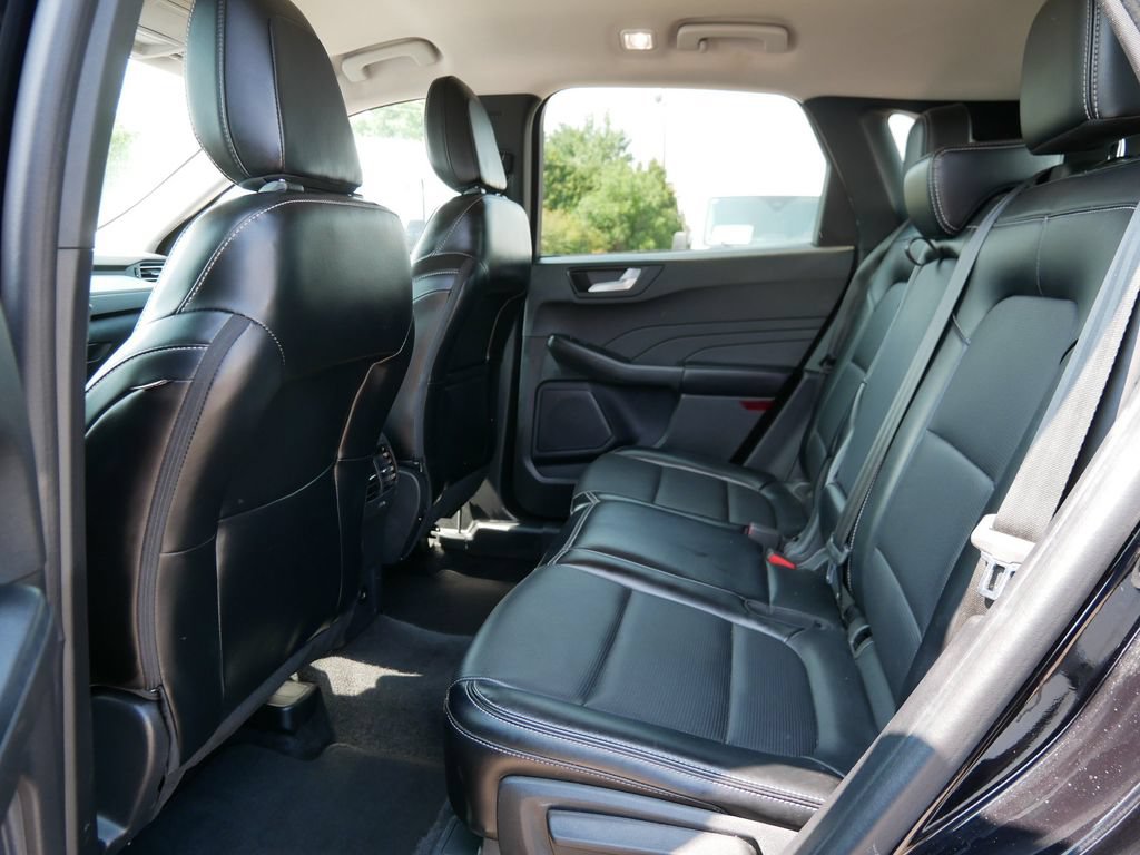 Certified 2024 Ford Escape Platinum AWD/4WD image 10