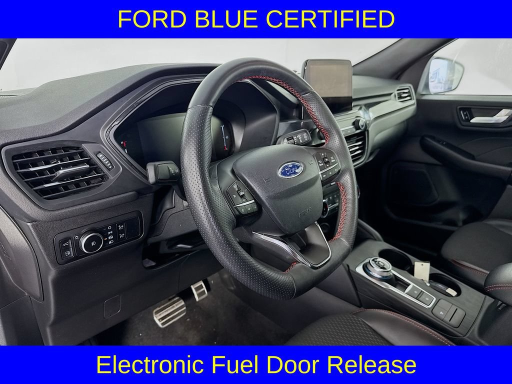 Certified 2023 Ford Escape ST-Line Select AWD/4WD image 12