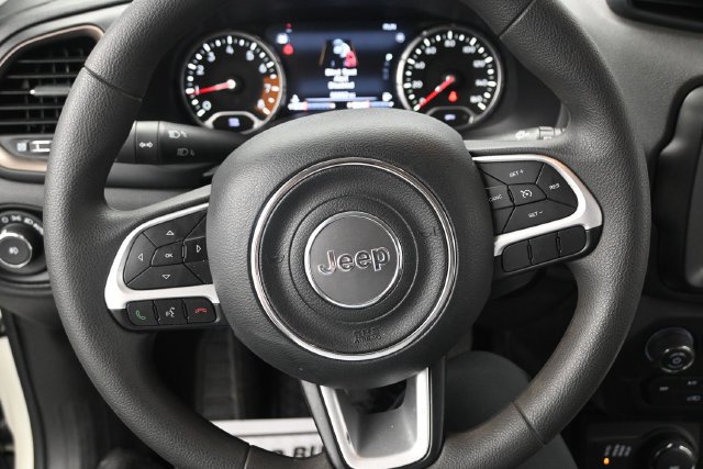 Used 2023 Jeep Renegade Latitude AWD/4WD image 10