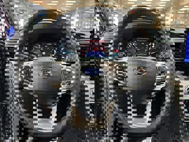 Certified 2022 Ford Explorer XLT w/ Equipment Group 202A image 6