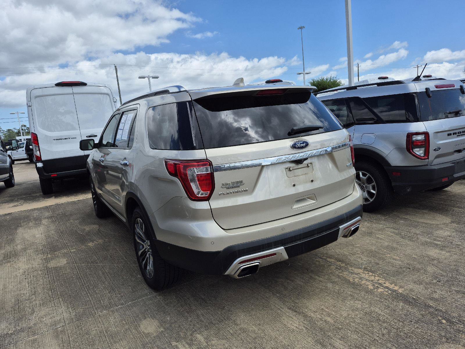 Certified 2017 Ford Explorer Platinum image 2