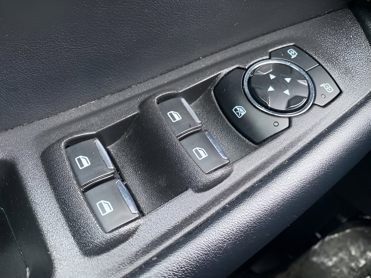 Certified 2024 Ford Edge SEL w/ Convenience Package image 17