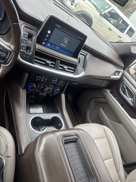Used 2022 Chevrolet Suburban LT AWD/4WD image 32