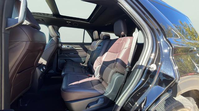 Certified 2025 Ford Explorer Platinum AWD/4WD image 17
