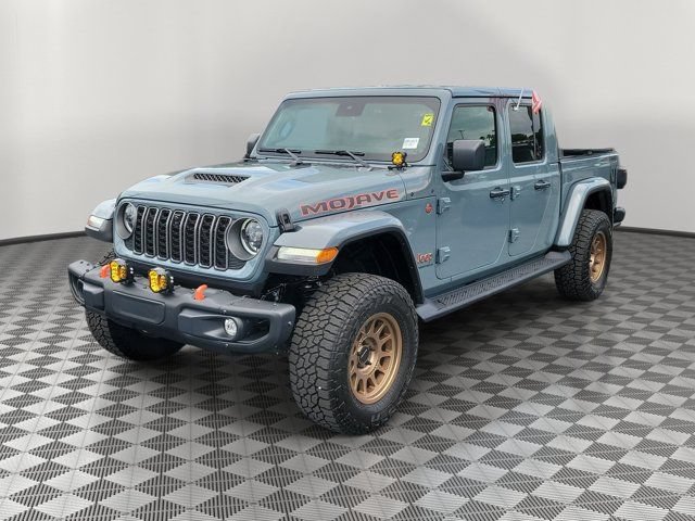 Used 2025 Jeep Gladiator Mojave AWD/4WD image 3