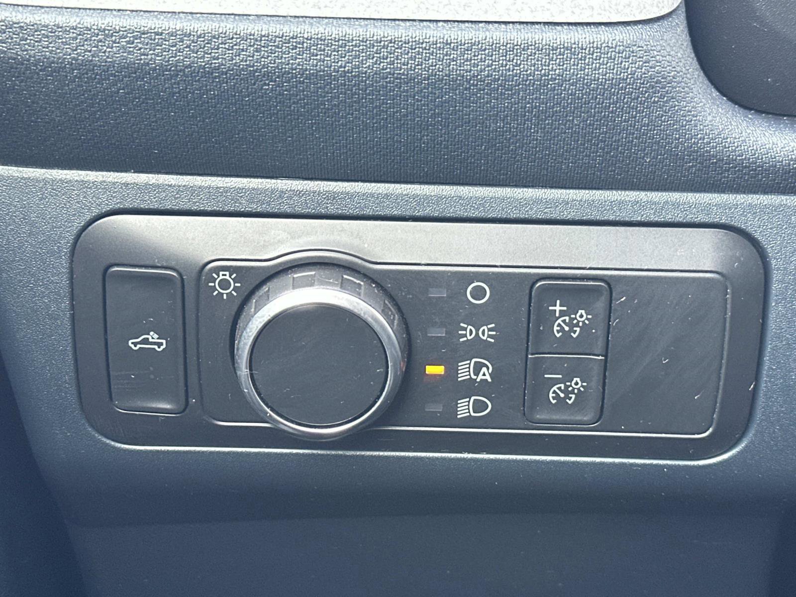 Certified 2022 Ford Maverick XLT w/ XLT Luxury Package image 15