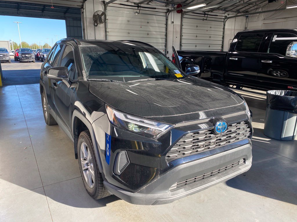 Used 2023 Toyota RAV4 XLE w/ Convenience Package AWD/4WD image 1