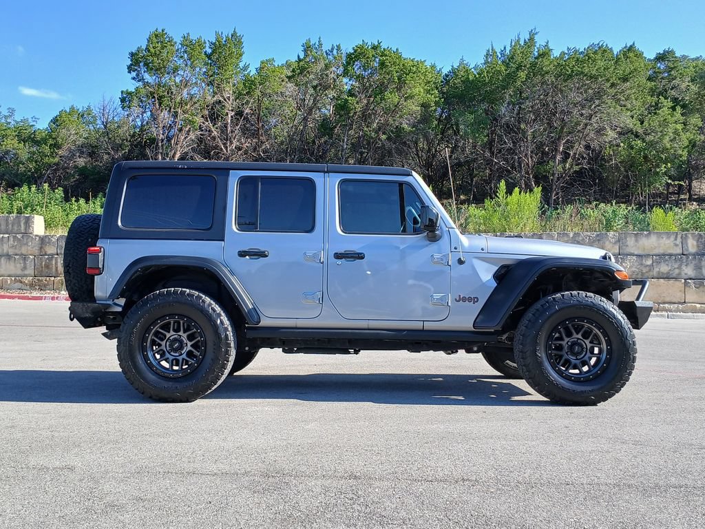 Used 2021 Jeep Wrangler Unlimited Rubicon AWD/4WD image 2