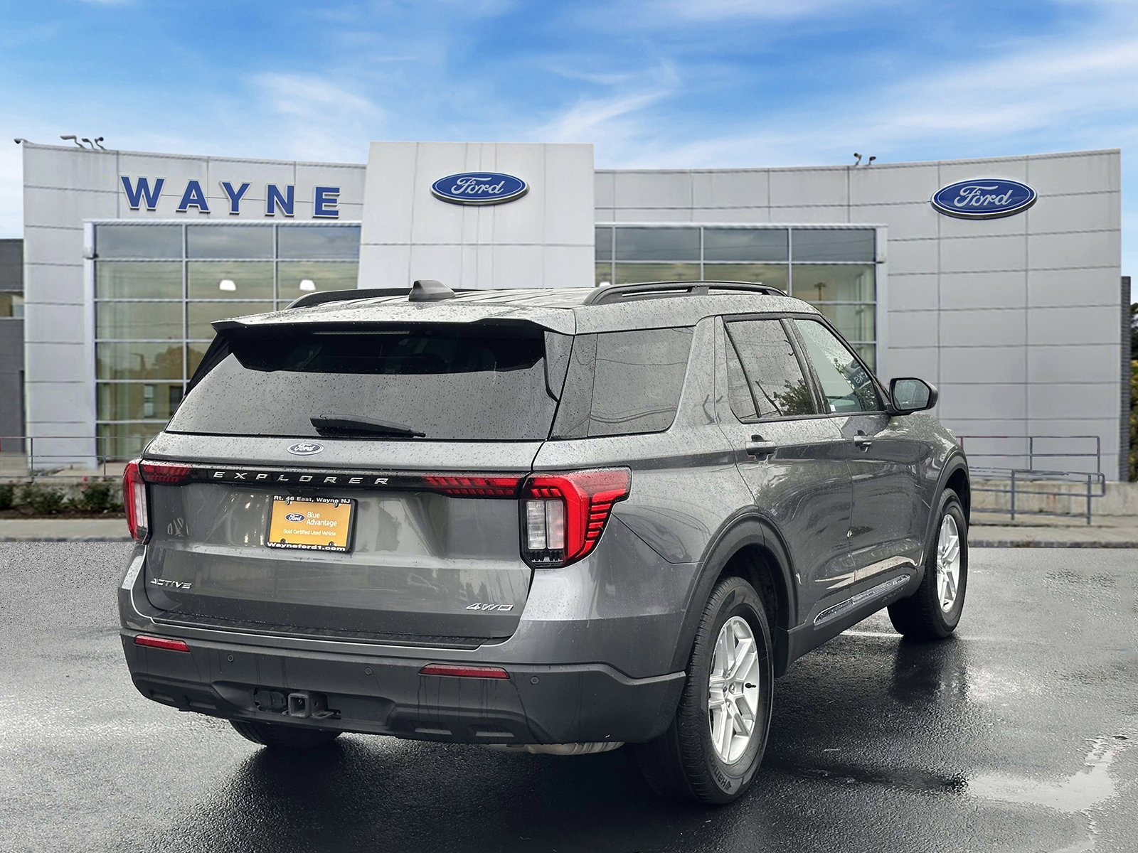 Certified 2025 Ford Explorer Active AWD/4WD image 5