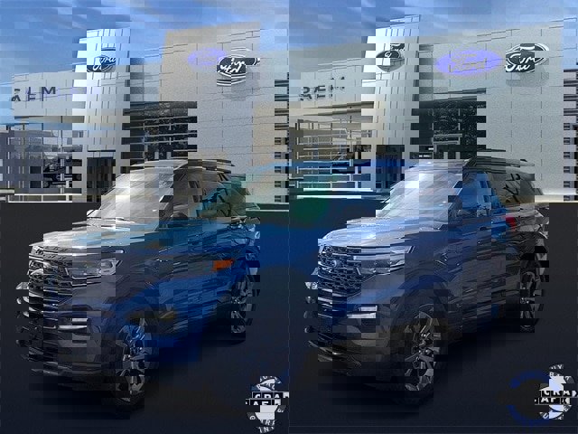 Certified 2022 Ford Explorer XLT w/ Equipment Group 202A image 6