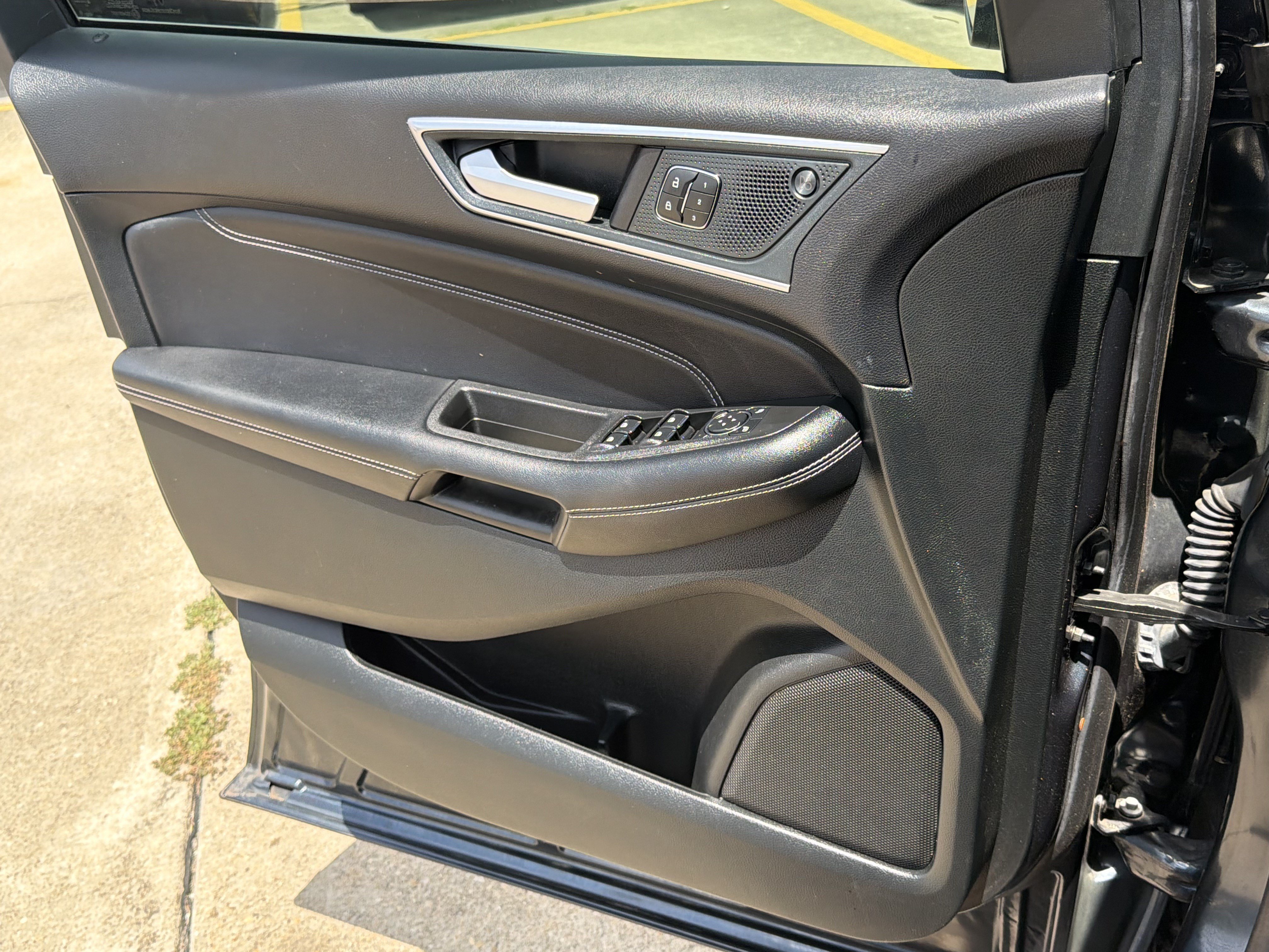 Certified 2024 Ford Edge Titanium AWD/4WD image 25