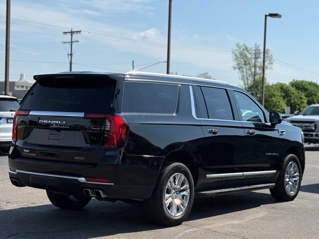 Used 2025 GMC Yukon XL Denali AWD/4WD image 39