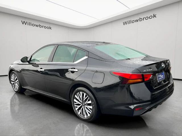 Used 2025 Nissan Altima 2.5 SV FWD image 3