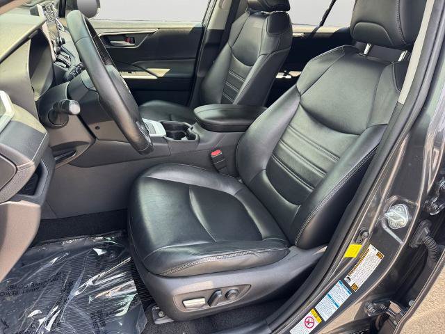 Used 2019 Toyota RAV4 XLE Premium w/ Cold Weather Package AWD/4WD image 15