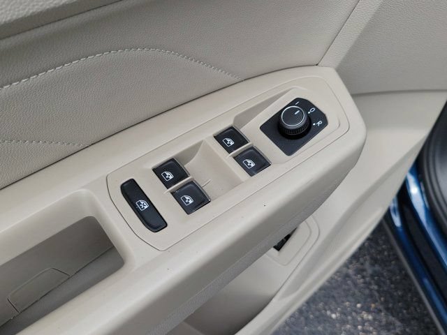 Used 2022 Volkswagen Atlas SEL AWD/4WD image 17