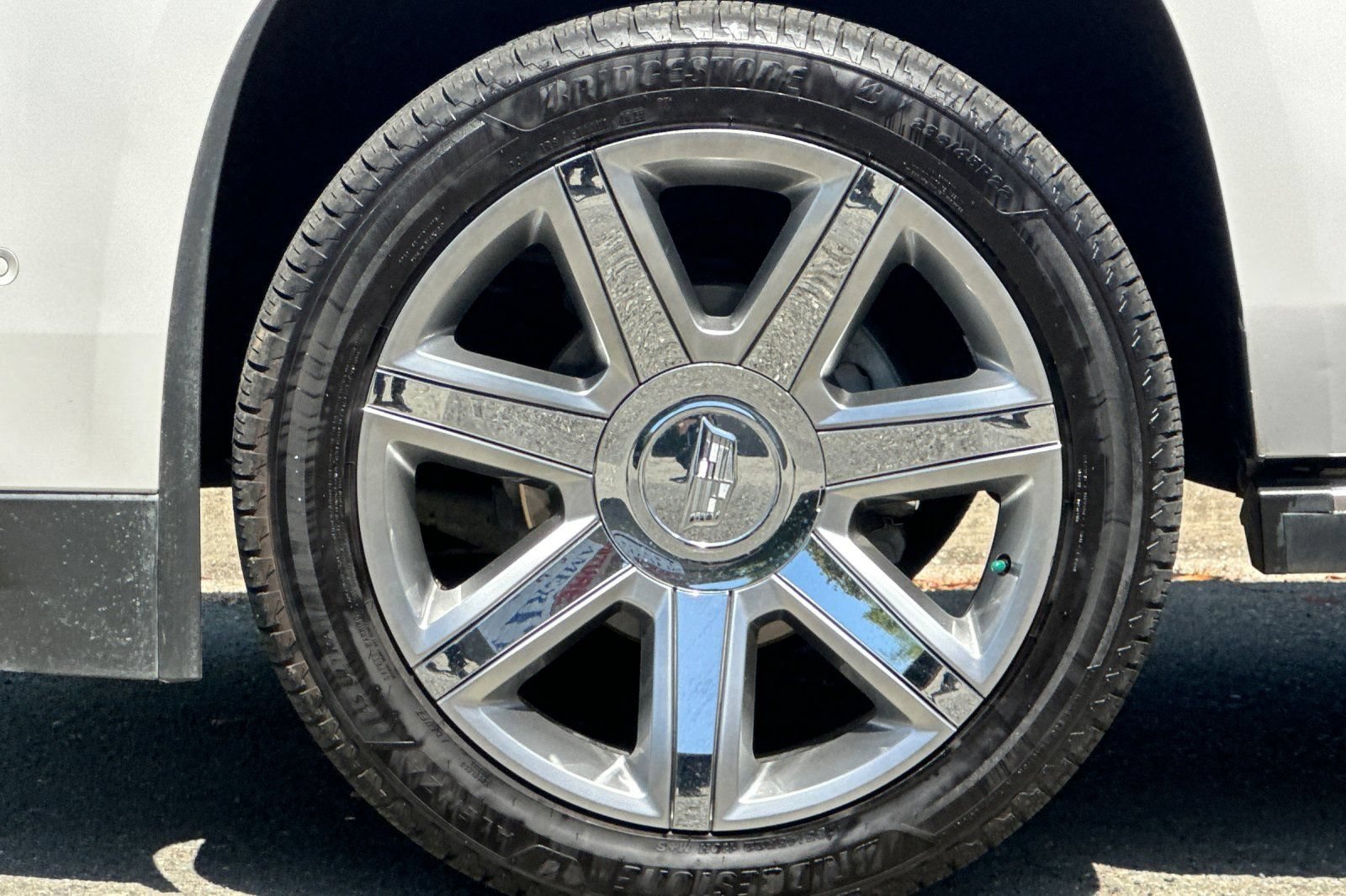 Used 2018 Cadillac Escalade Premium Luxury AWD/4WD image 48