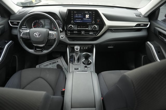 Used 2021 Toyota Highlander LE image 20