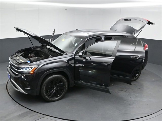 Used 2022 Volkswagen Atlas Cross Sport SE w/ Black Wheel Package image 53