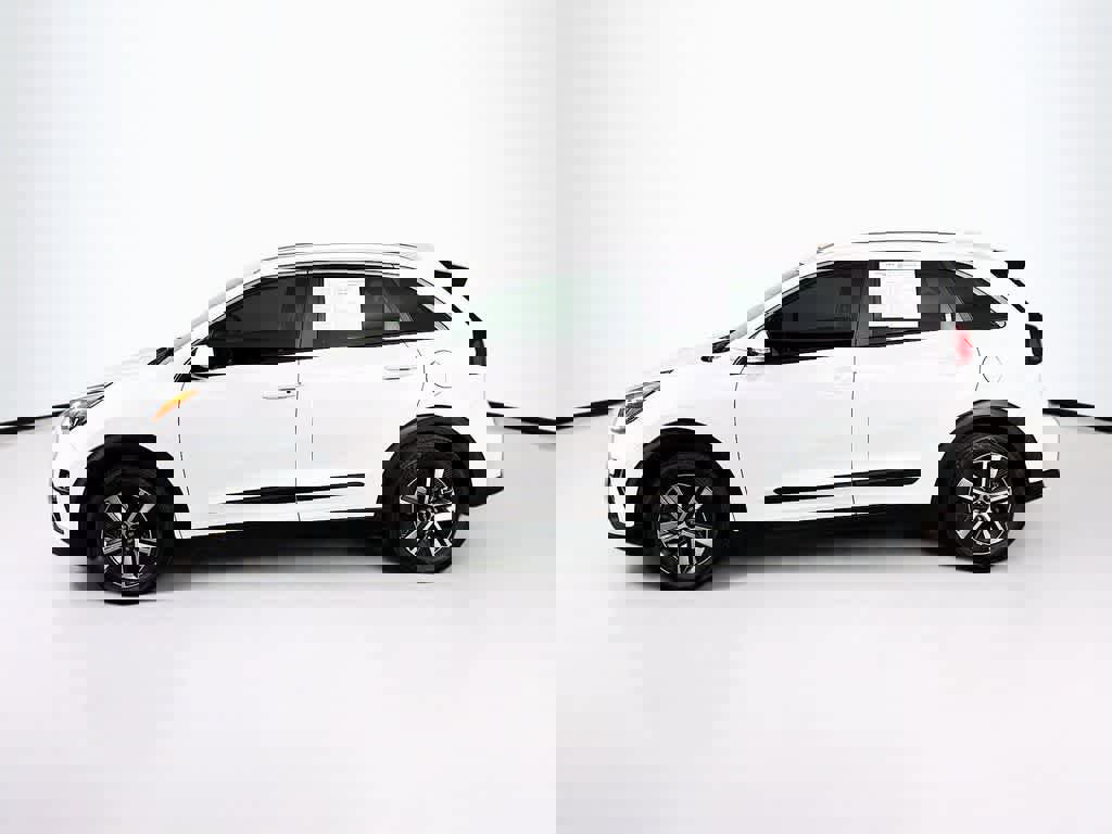 Used 2022 Kia Niro EX Premium image 3