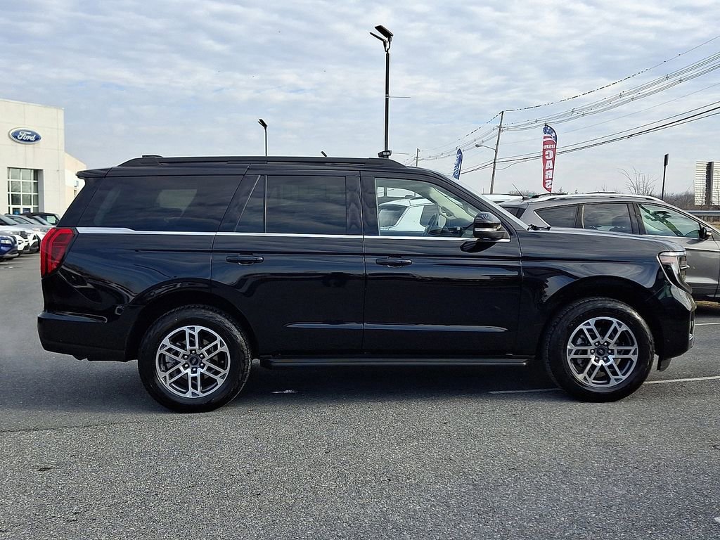 Certified 2025 Ford Expedition Active image 5