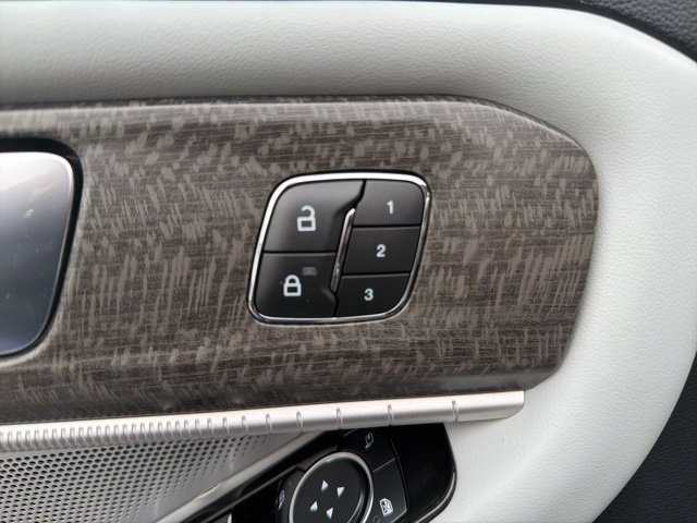 Certified 2025 Ford Explorer Platinum w/ Ultimate Package image 12