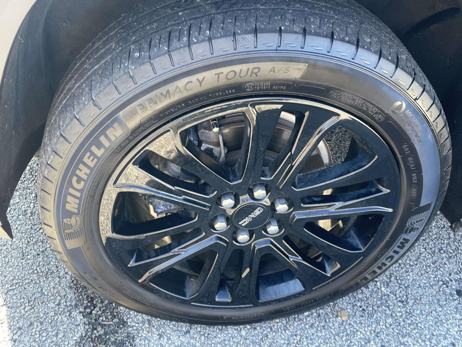 Used 2023 GMC Acadia SLT w/ Elevation Edition image 10