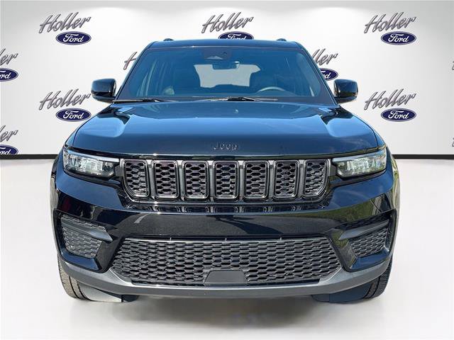 Used 2025 Jeep Grand Cherokee Altitude RWD image 2