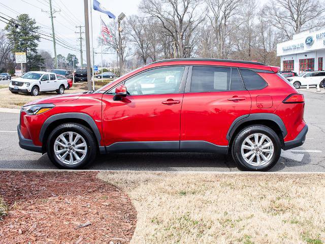 Used 2022 Toyota Corolla Cross LE image 3