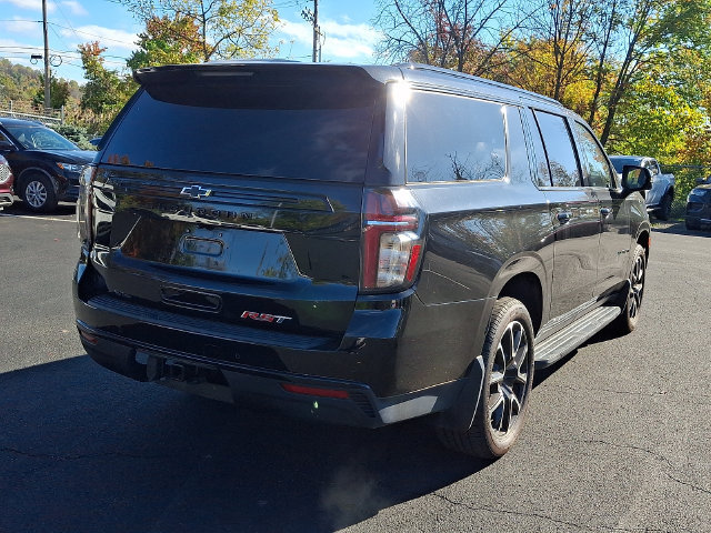 Used 2023 Chevrolet Suburban RST w/ Luxury Package AWD/4WD image 13
