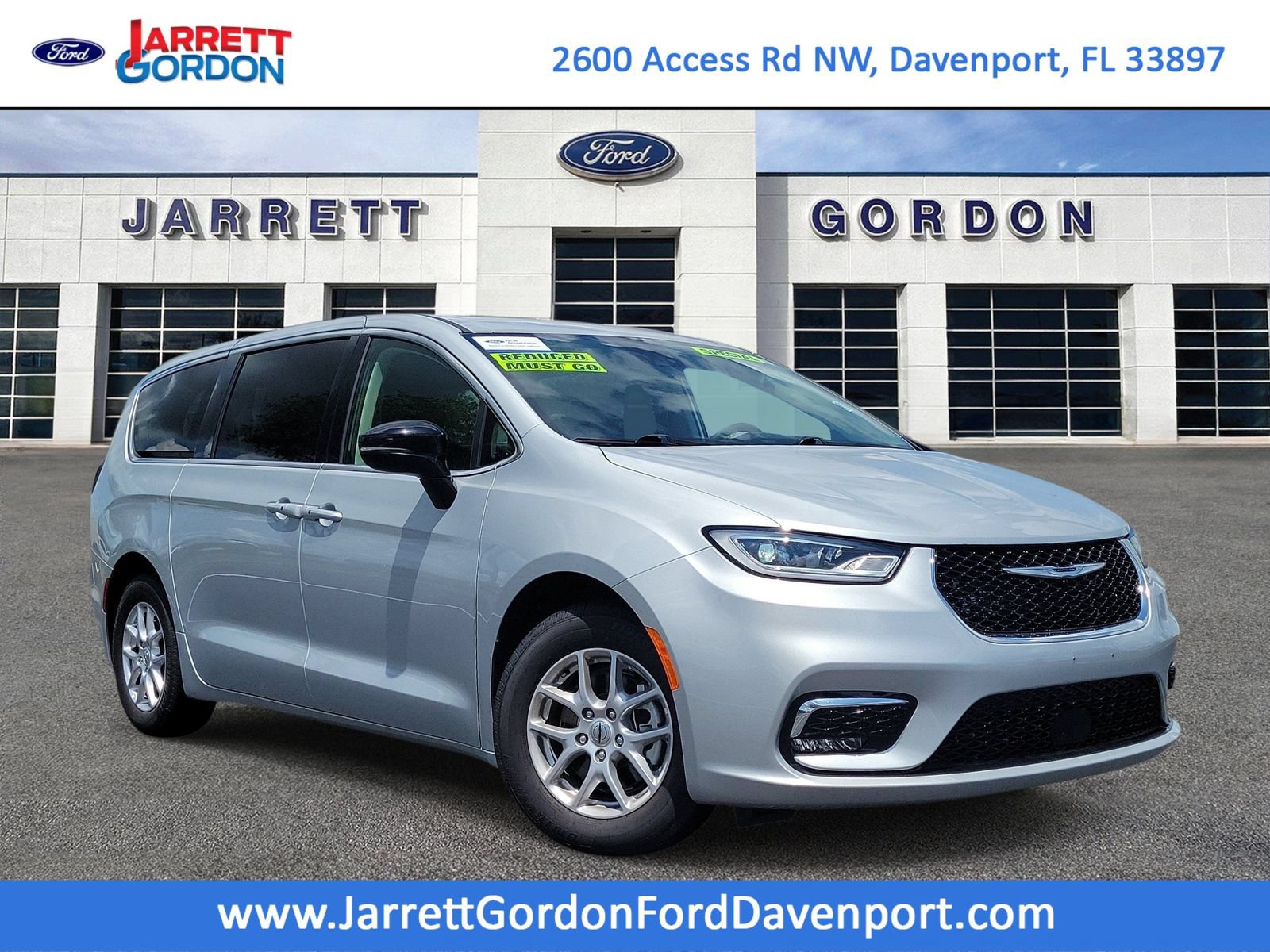 Used 2024 Chrysler Pacifica Touring-L FWD 360° Tour