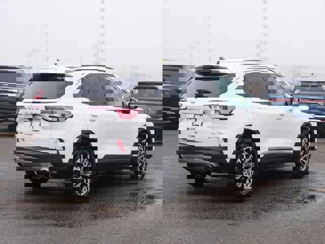 Certified 2022 Ford Escape SEL w/ Technology Package AWD/4WD image 5