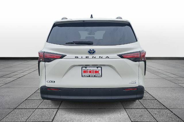 Used 2021 Toyota Sienna XLE w/ XLE Plus Package FWD image 6
