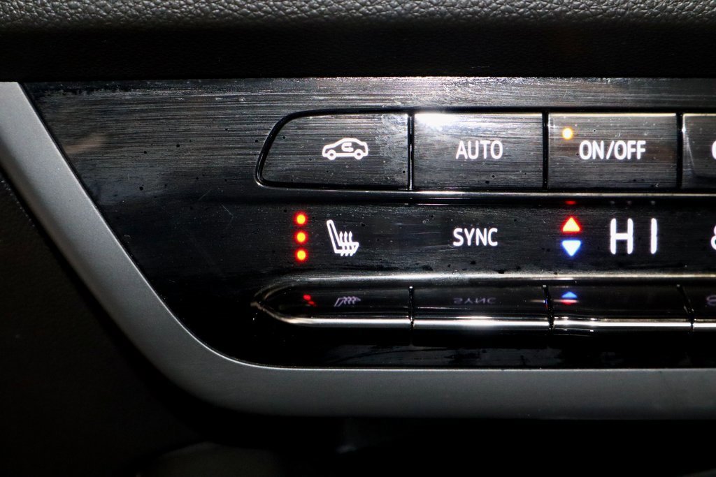 Used 2023 Buick Envision Essence w/ Sport Touring Package image 11