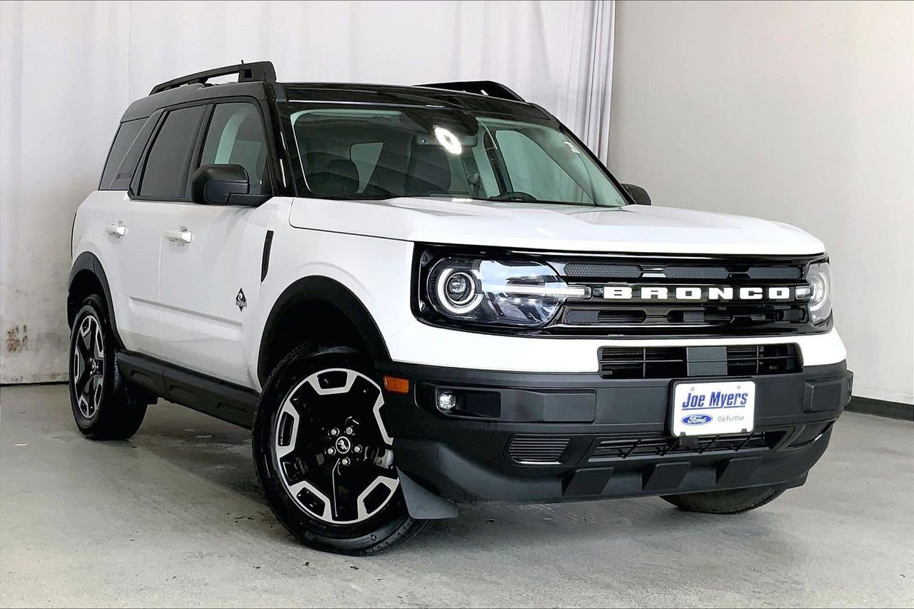 Certified 2023 Ford Bronco Sport Outer Banks w/ Tech Package AWD/4WD image 1