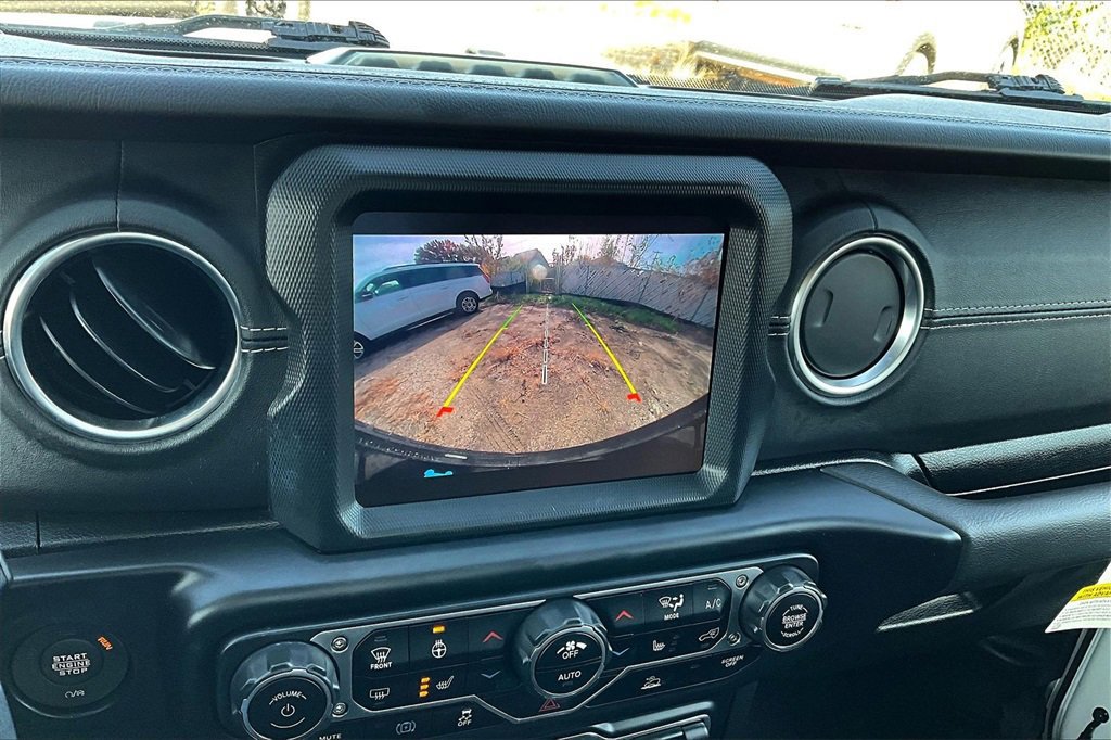 Used 2022 Jeep Wrangler Unlimited Sahara w/ Cold Weather Group image 21