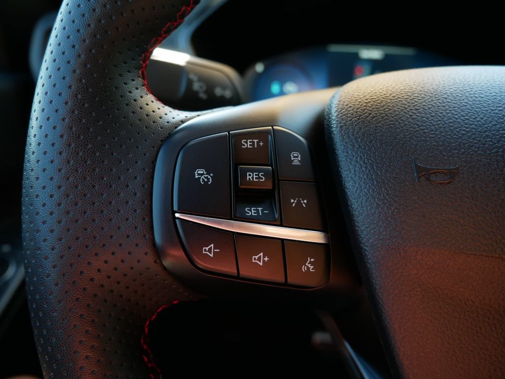 Certified 2023 Ford Escape ST-Line Elite w/ Premium Technology Package AWD/4WD image 17