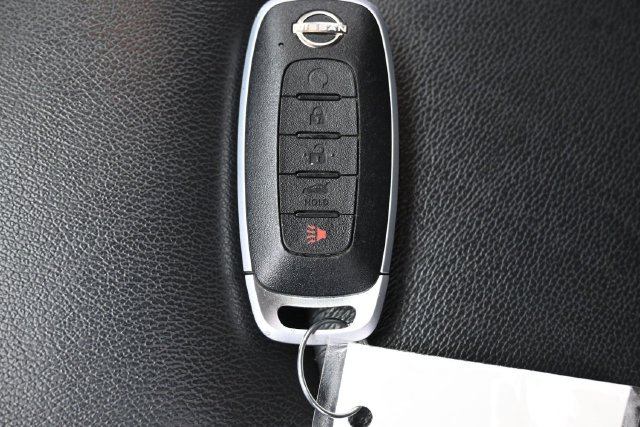 Used 2025 Nissan Pathfinder SL FWD image 25