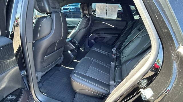 Used 2025 Cadillac Lyriq Luxury RWD image 15