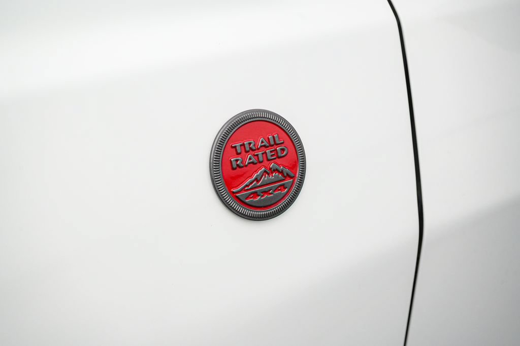 Used 2025 Jeep Compass Trailhawk AWD/4WD image 13