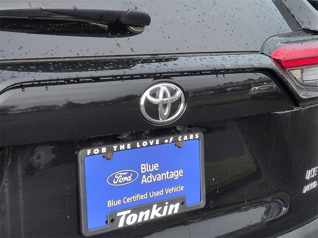 Used 2021 Toyota RAV4 LE image 25