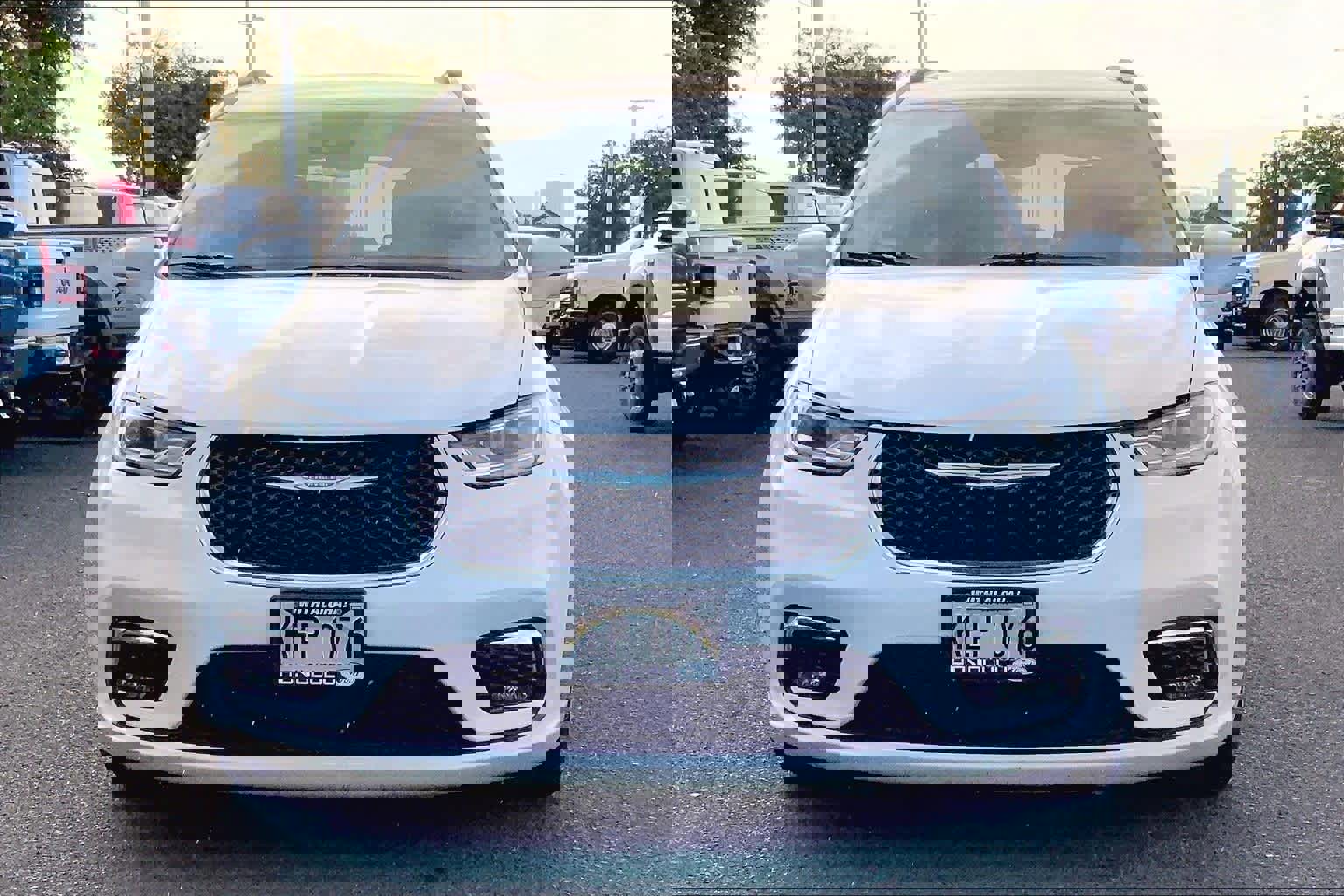 Used 2021 Chrysler Pacifica Touring-L image 7