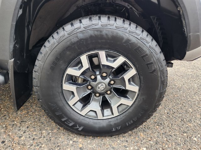 Used 2022 Toyota Tacoma TRD Off-Road w/ TRD Premium Off Road Package AWD/4WD image 20