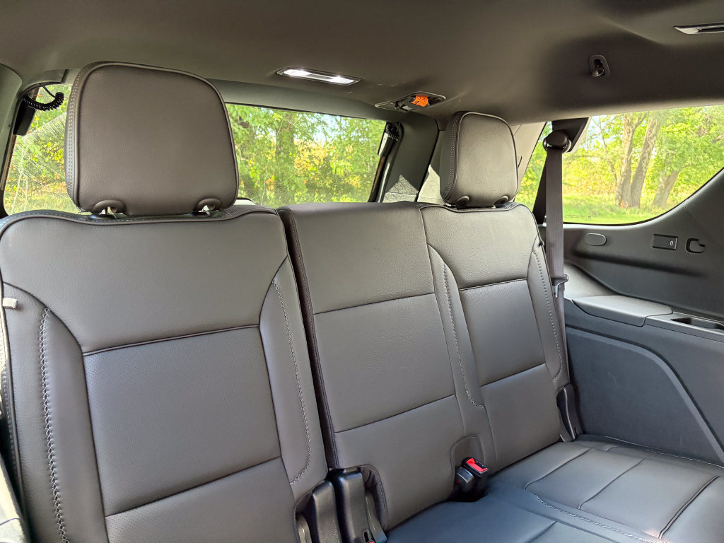 Used 2021 GMC Yukon Denali w/ Denali Premium Package AWD/4WD image 29