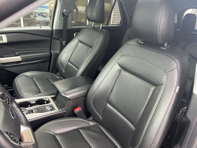 Certified 2022 Ford Explorer XLT w/ Equipment Group 202A image 12