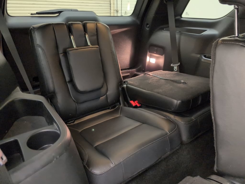 Certified 2017 Ford Explorer XLT w/ Equipment Group 202A FWD image 17