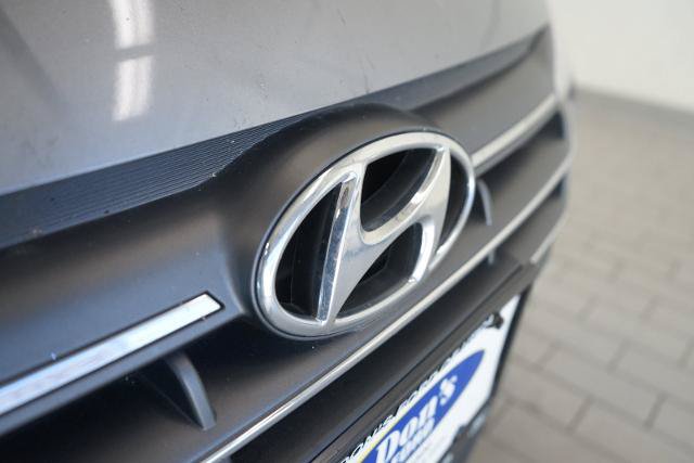 Used 2020 Hyundai Elantra SEL FWD image 21