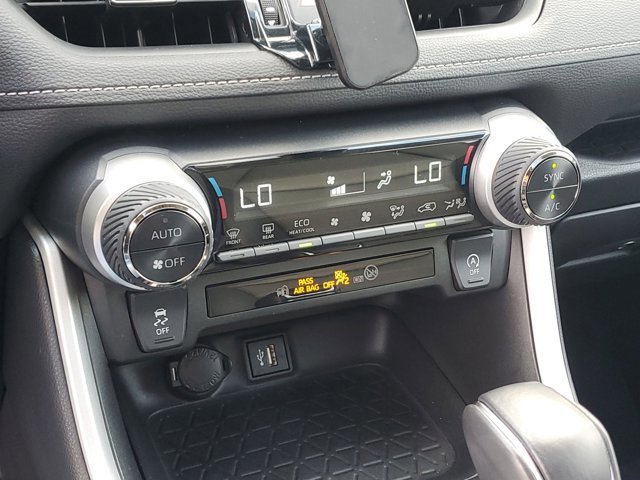 Used 2023 Toyota RAV4 XLE Premium image 27