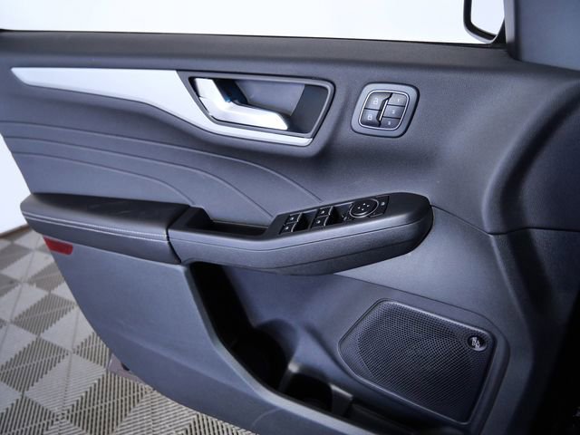 Certified 2023 Ford Escape Platinum w/ Premium Technology Package AWD/4WD image 24