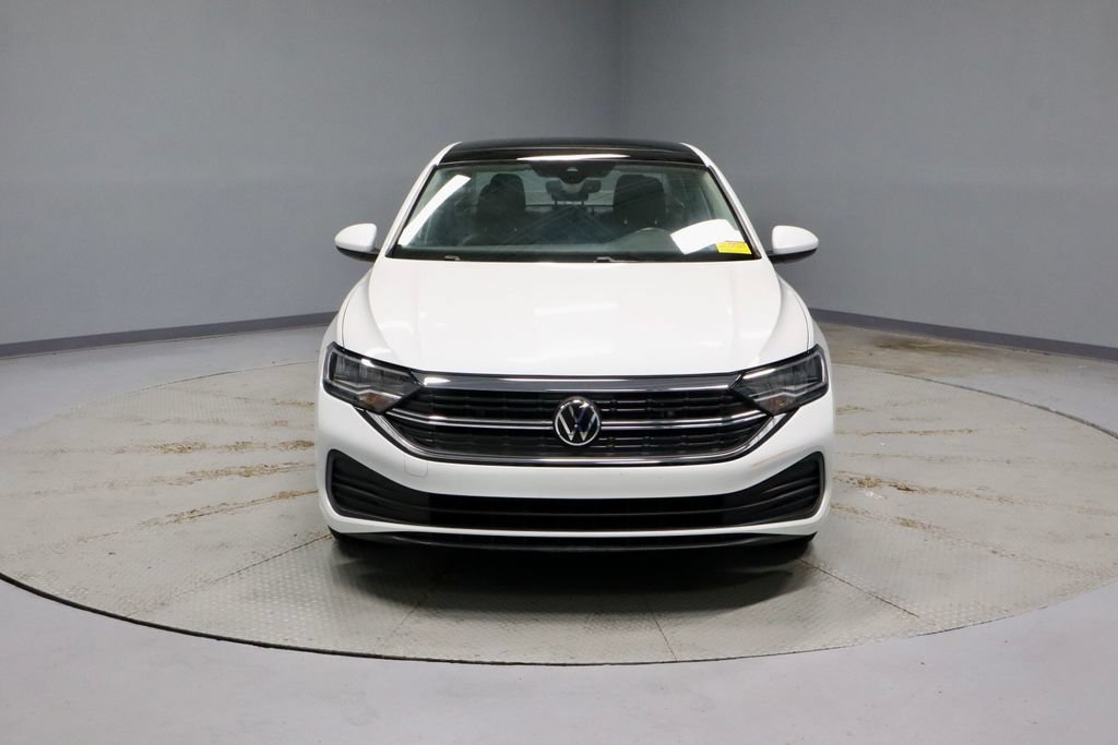 Used 2023 Volkswagen Jetta SE FWD image 6
