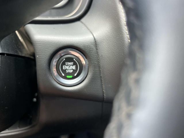 Used 2023 GMC Yukon SLT AWD/4WD image 39